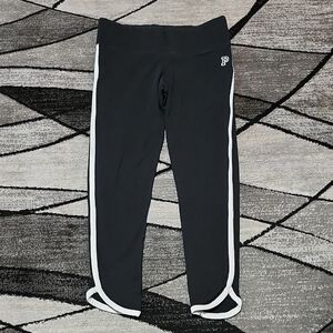 VS PINK 2019 PATCH LOGO BLACK & WHITE TRIM YOGA CROPPED LEGGINGS